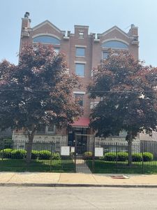 4227 S Champlain Ave APT 2N
