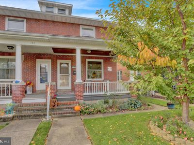 136 W Elm St