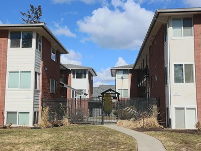 1608 W 8th Ave APT 202