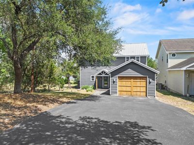 854 Lakebreeze Dr