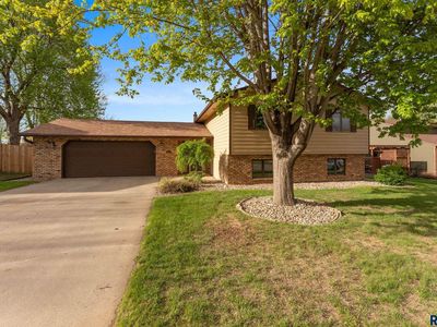 6200 W Oscar Howe Cir