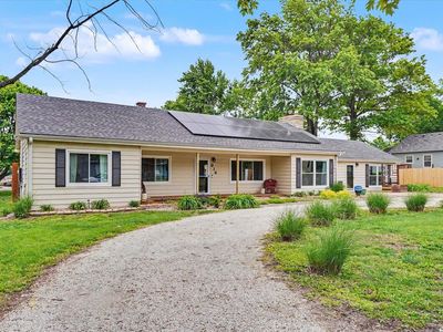 Property at 916 Baker St, Baldwin City, KS