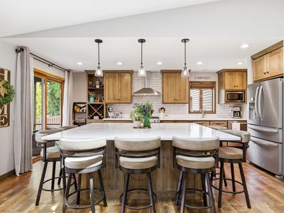 718 Arbor Vitae Pl