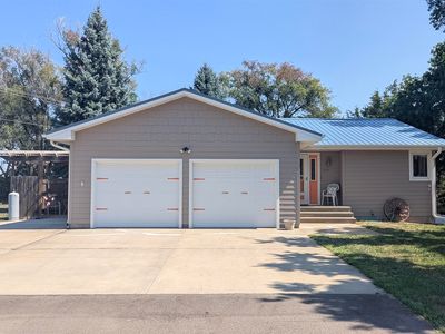 1410 Bluff Dr