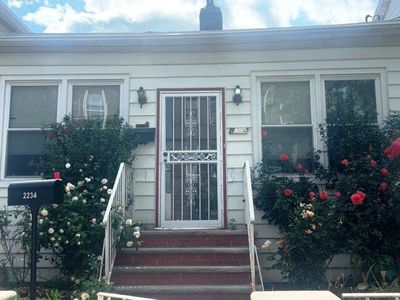 2234 E 21st