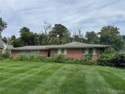 8 Wedgewood Ln