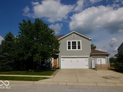 8223 Retreat Ln
