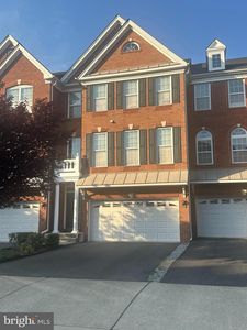 42852 Edgegrove Heights Ter