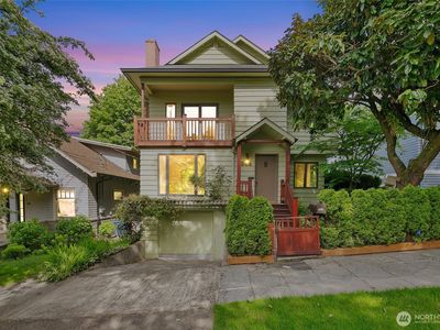 2418 Federal Avenue E