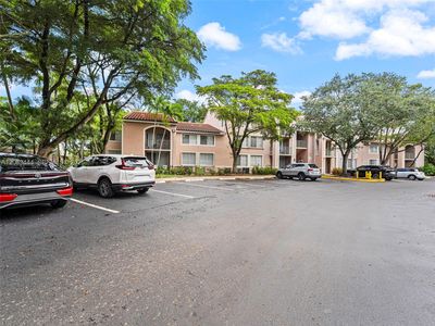 12106 Saint Andrews Pl APT 202