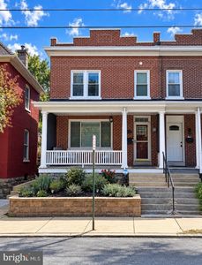 148 E Ross St