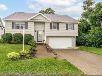 5 Monument Ln
