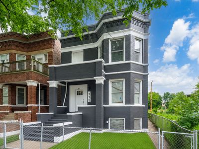 712 W Marquette Rd
