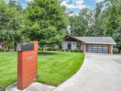 225 Jayne Ellen Way