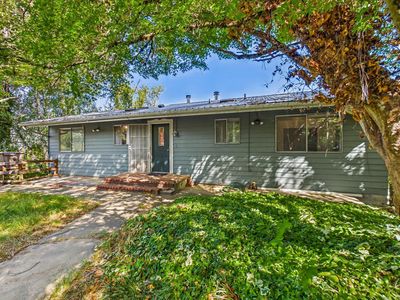 390 Carpenter Ln