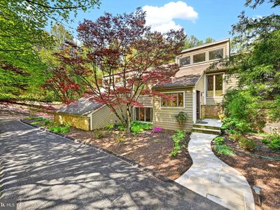 16 Seven Springs Ct