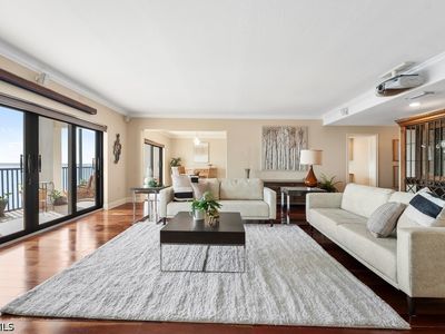 1920 Virginia Ave APT 902