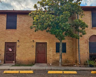 1300 E Hillside Rd APT 5