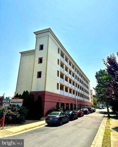 103 Irving Ave N #306