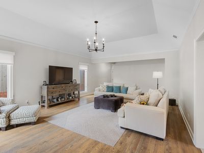 6515 Cherryhill Pkwy