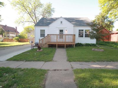 109 E State St