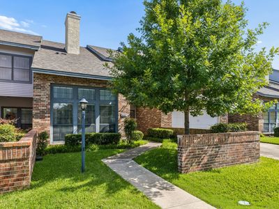 3337 Devonshire Dr