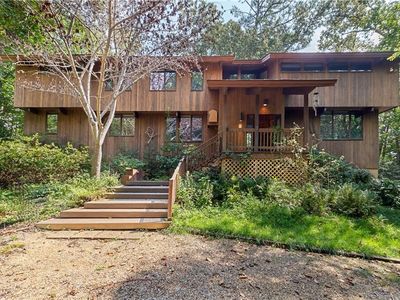 701 Colony Trl