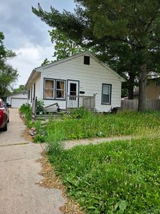 1444 E 22nd St