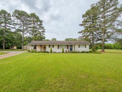 4975-57 East Hwy