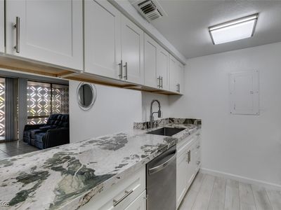 205 E Harmon Ave APT 112