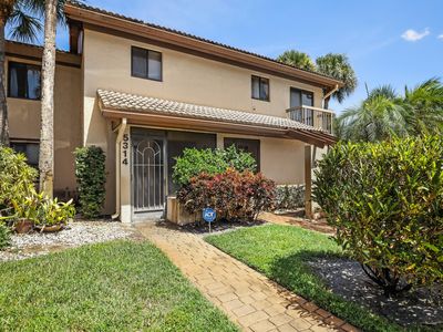 5314 Fountains Drive S