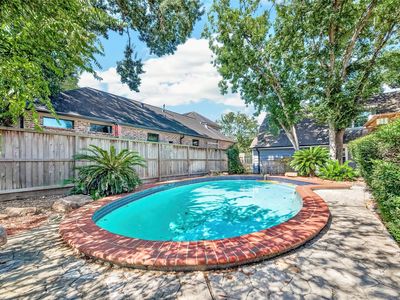 418 N Wilcrest Dr