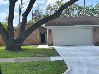 14207 Greenway Dr