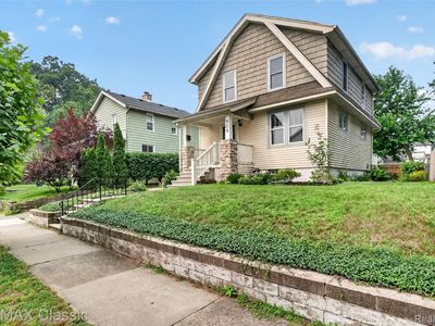 909 Fernwood Rd