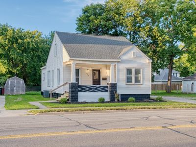 617 E Main St