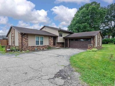 101 E Southglen Dr