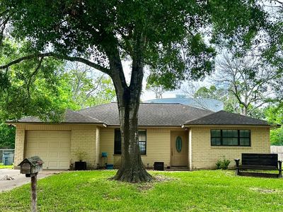 536 Castlelake Dr