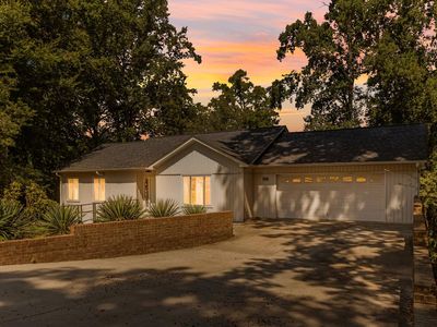 206 Holly Park Dr