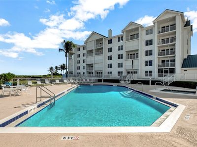 2700 Ocean Dr APT 105