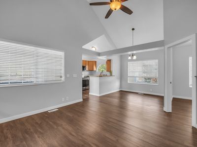 1387 W Breakwater Dr