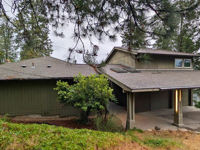 1105 Ivy Ln