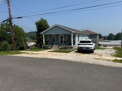 202 A & B 4th St