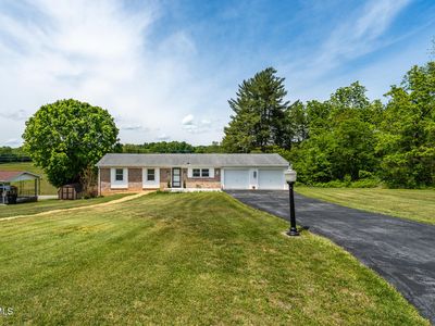 253 Fairford Ln