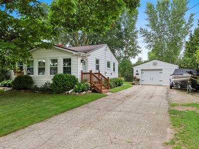 5044 E Ronsman Rd