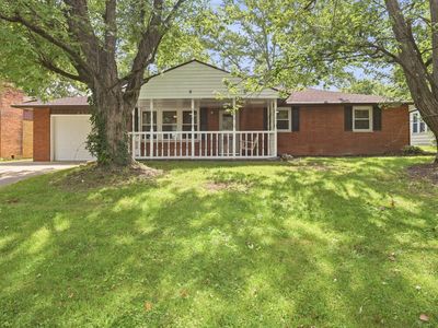 5805 E Carolyn Dr