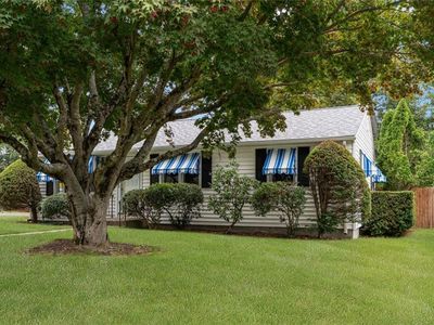 18 Laurel Ln