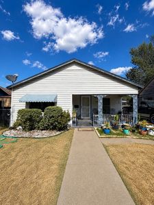 2118 Roosevelt Ave