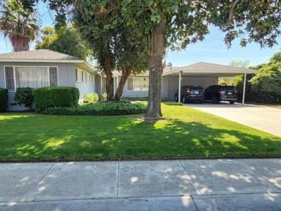 681 W Belleview Avenue