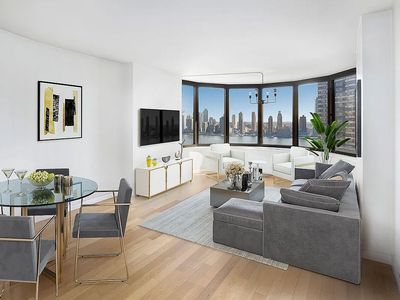 330 E 38th St APT 48K