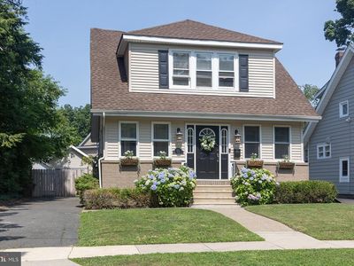 121 E Stiles Ave